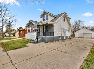 6837 Braun St, Center Line, MI 48015