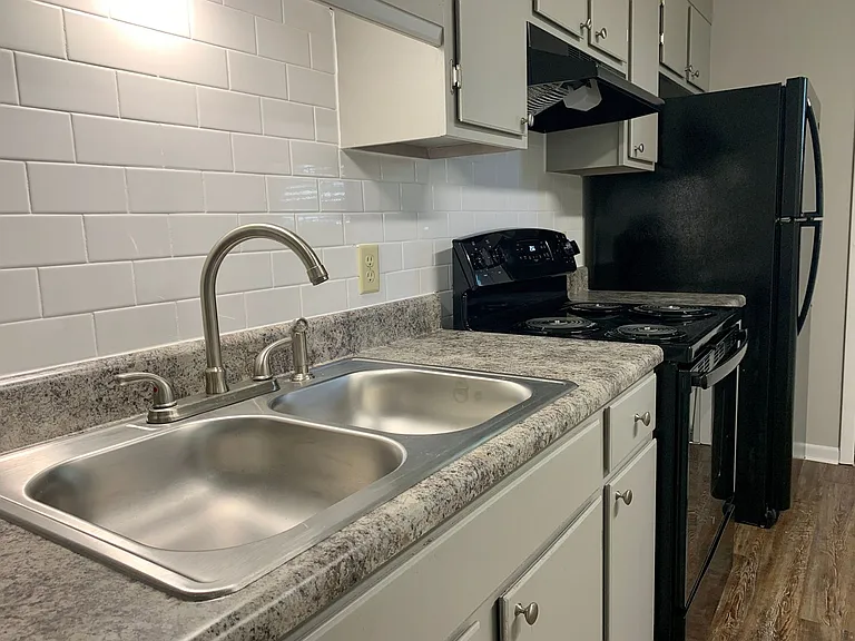 1120 Jefferson St — Photo 8