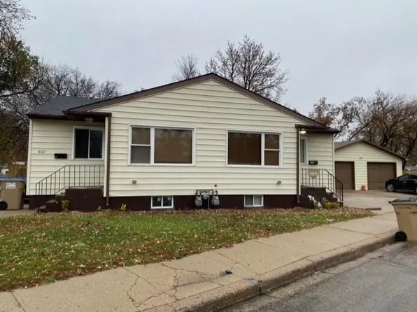 800/802 5th Ave NW, Minot, ND 58703