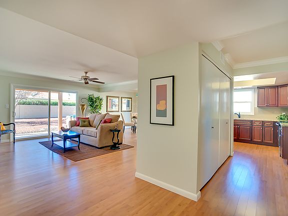 4th image of 25420 S Glenburn Dr