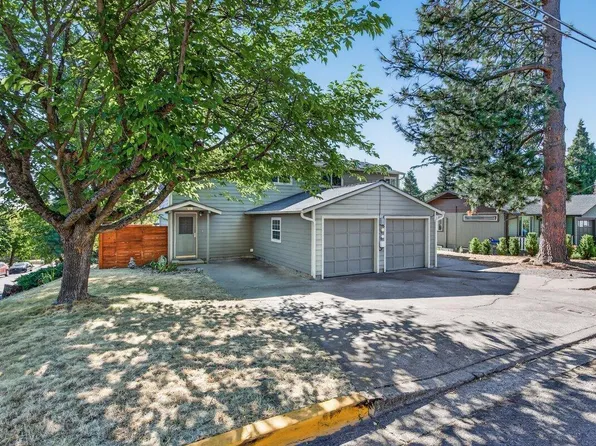 560 Scenic Dr, Ashland, OR 97520