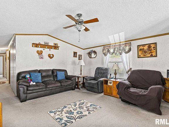 5th image of 211 White Oak Dr