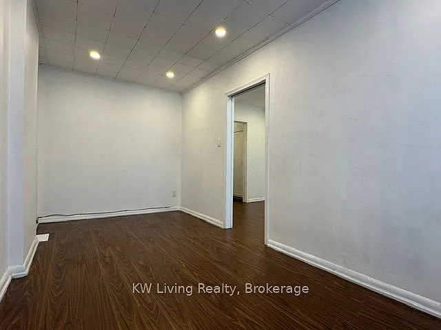 660 1/2 Bloor St W — Photo 10