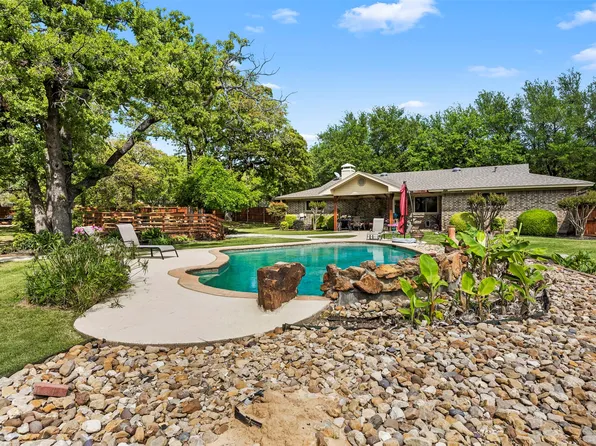 505 Curtis Rd, Burleson, TX 76028