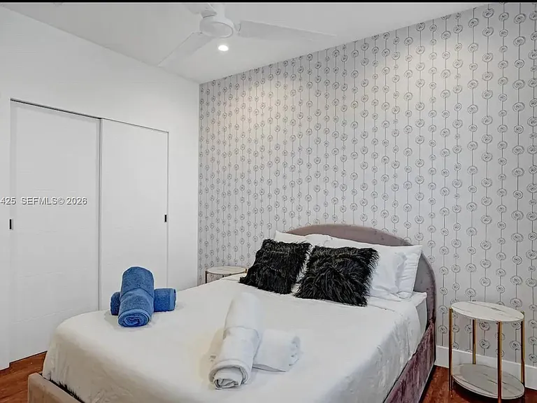 1547 Jackson St — Photo 12