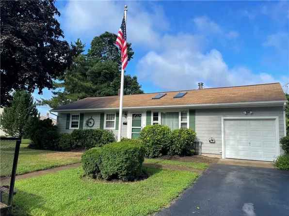 31 Harley St, West Warwick, RI 02893