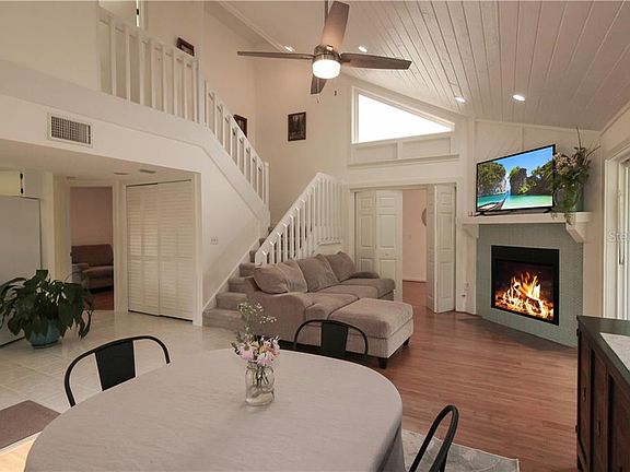 4th image of 3168 Bay Ln