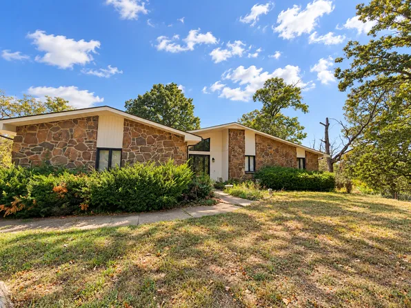 4427 Edgewood Cir, Loma Linda, MO 64804
