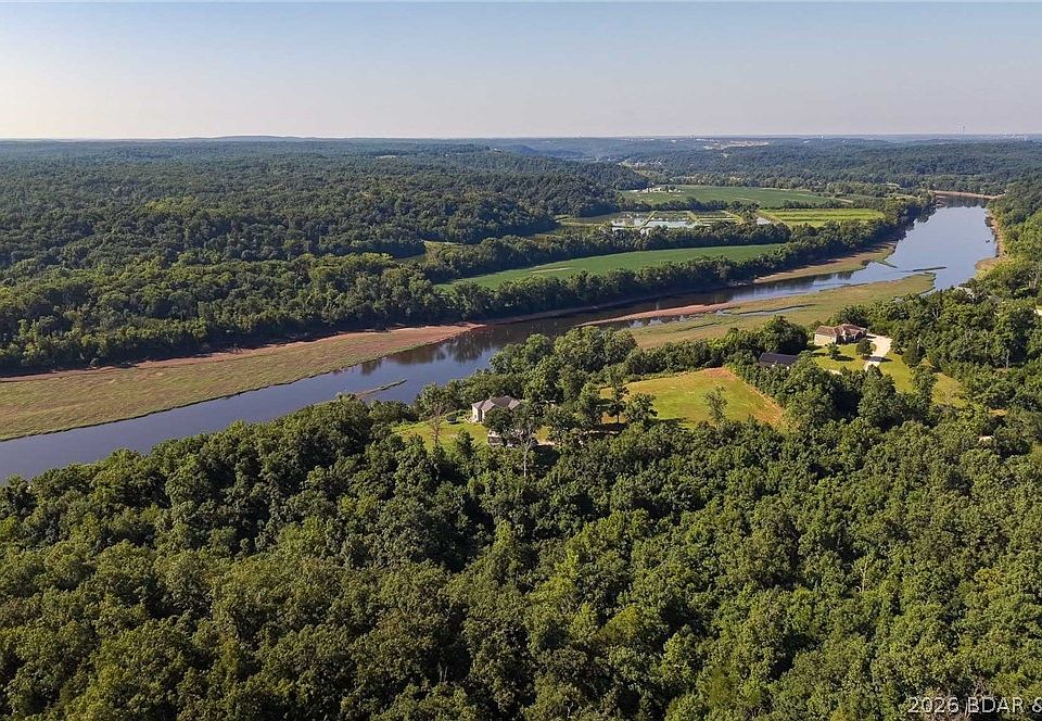 1st image of 16 Bluff Dr
