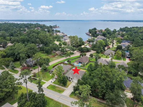 11526 Walden Rd, Montgomery, TX 77356