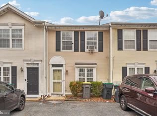 137 Creekside Ct, Newark, DE 19702