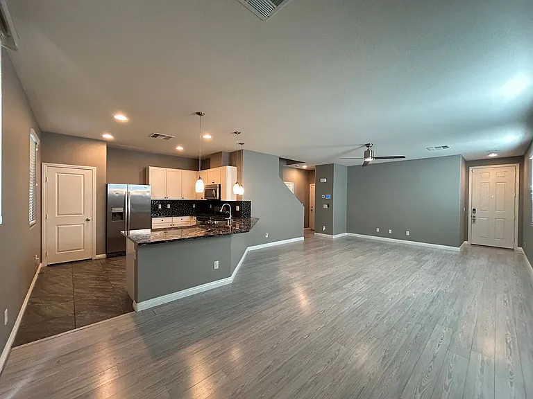 9841 Colenso Ct — Photo 2