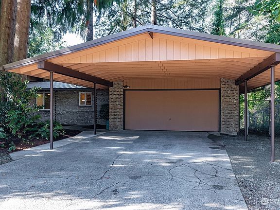 4th image of 415 San Mar Drive NE