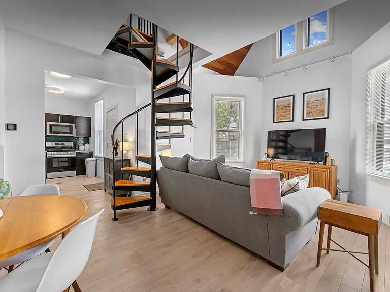 5615 Howe St #2 — Photo 5