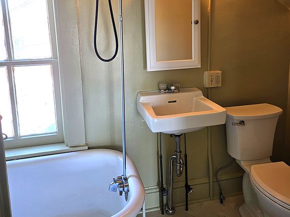 5th image of 222 W Orange St APT 6