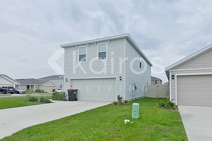 4 bed, 2.5 bath, 2176 sqft, $2,145 — Photo 3