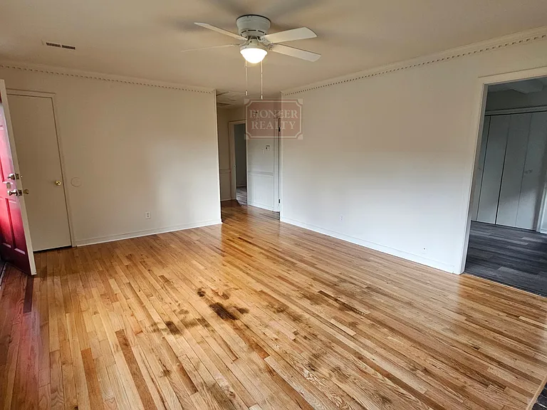 129 N Fern Ave — Photo 7