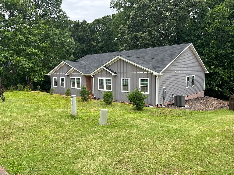 4054 Belle Meade Cir — Photo 3