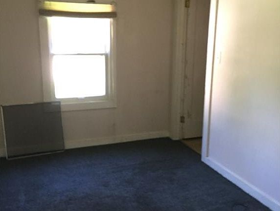 5th image of 3351 S Lyons Ave