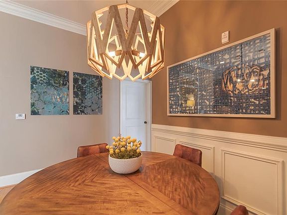 4th image of 11 Perimeter Ctr E APT 1111