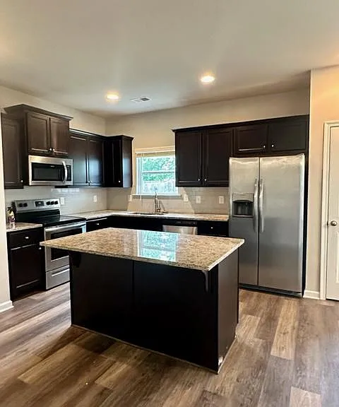 156 Amelia Dr — Photo 8