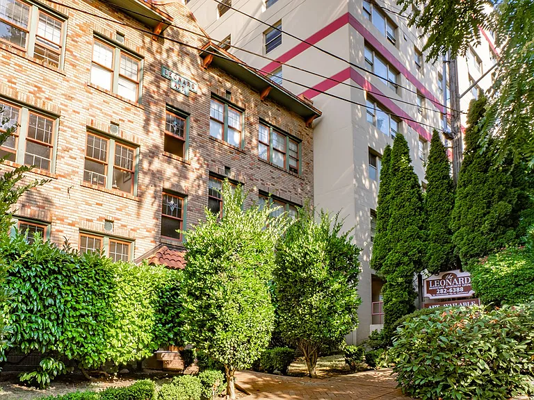 Leonard Apartments — Photo 21