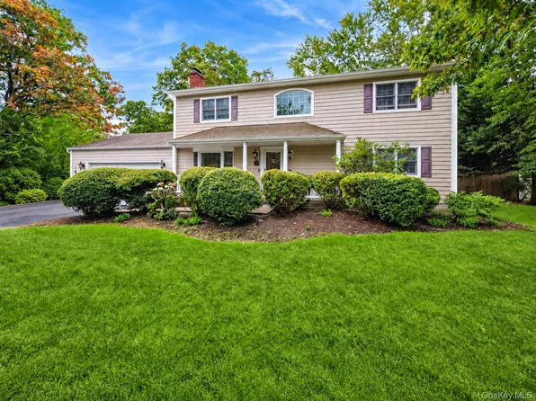 3 Poplar Lane, Medford, NY 11763