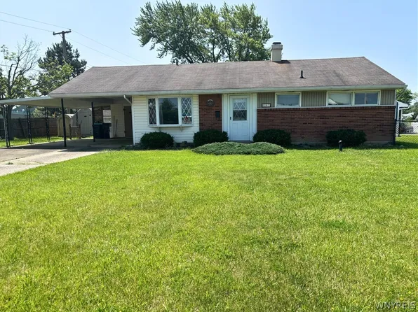 97 Schwegler Rd, Grand Island, NY 14072