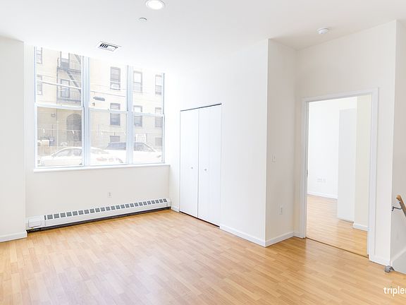 5th image of 2737 27th St APT 1B