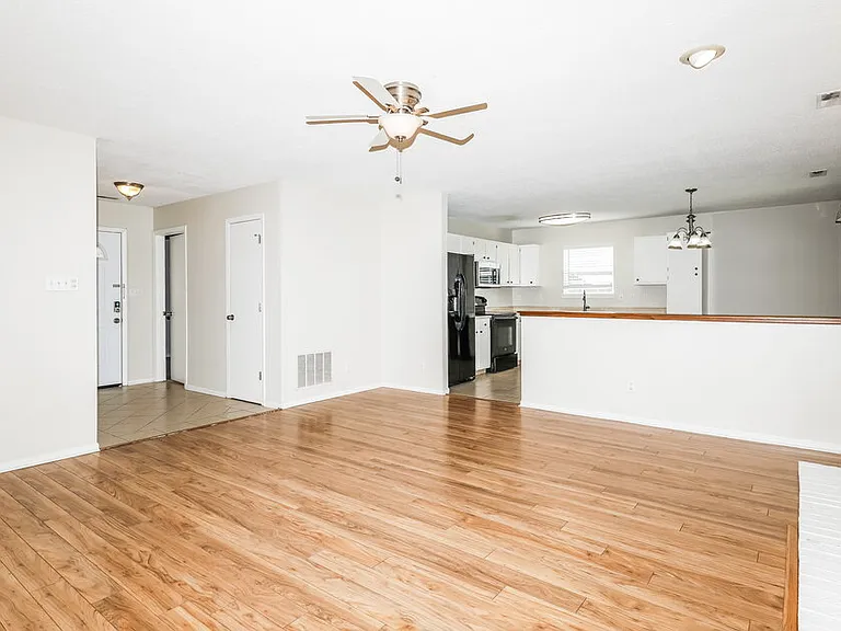 7394 Tassel Ct — Photo 4