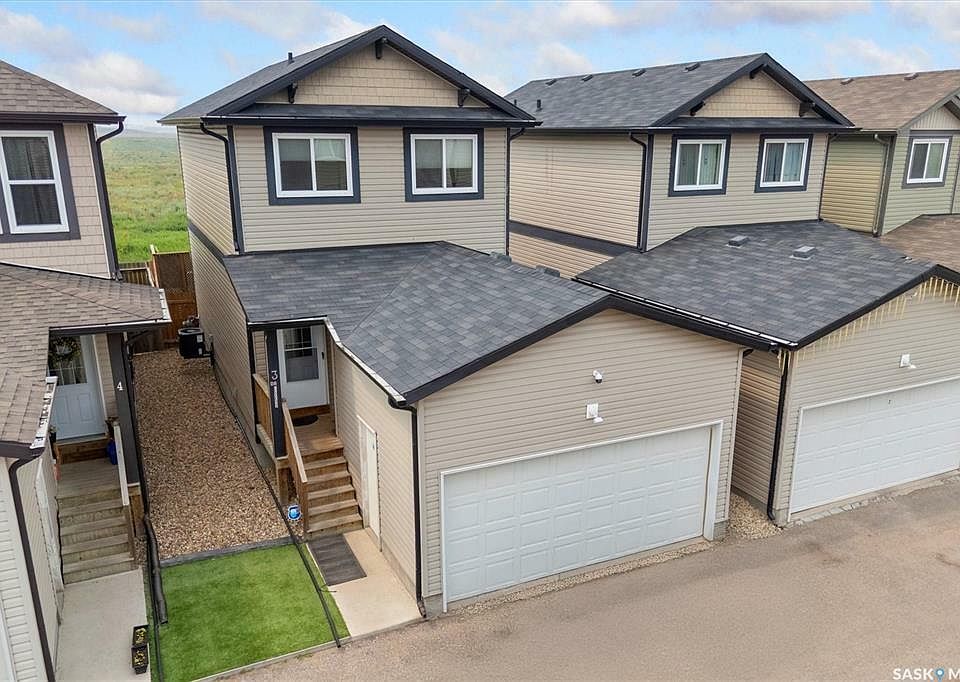 1st image of 207 McCallum Way #3