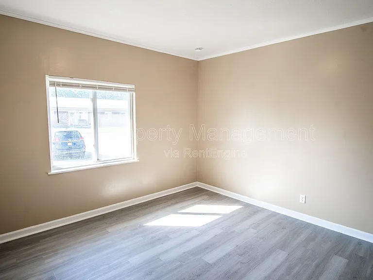 113 Louella Dr — Photo 9