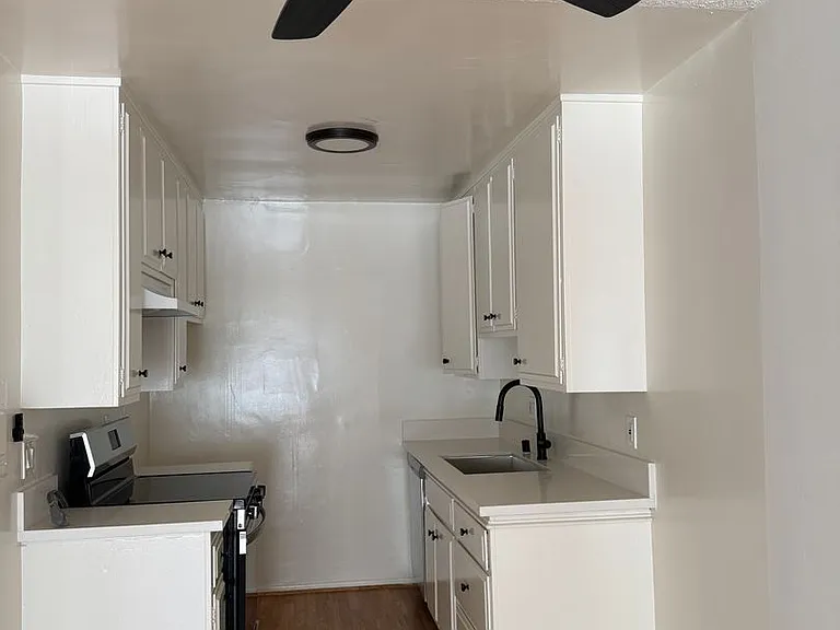 3736 Jasmine Ave — Photo 3