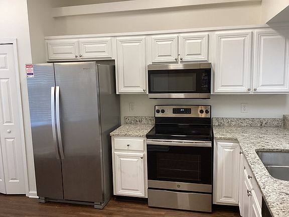 3rd image of 2516 Ambrosia Dr