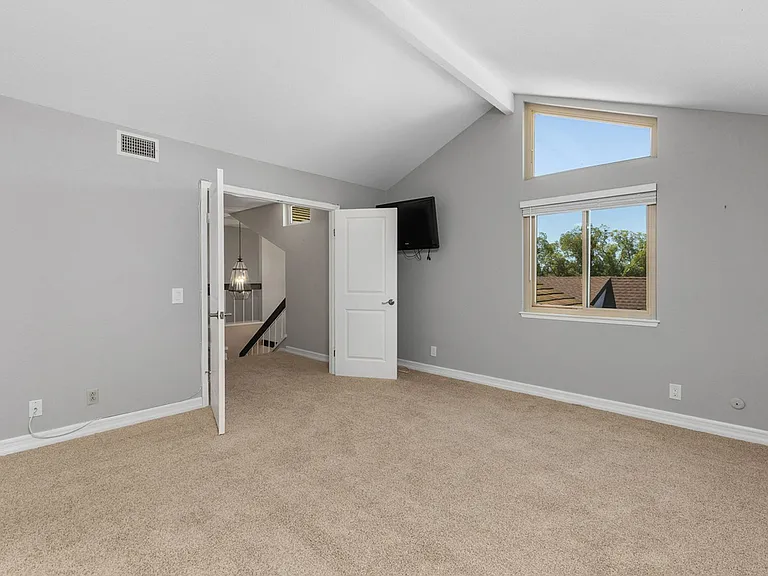 1925 Circle Park Ln — Photo 17