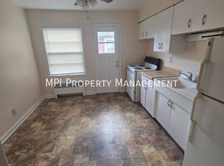 222 N 75th St APT 8, Milwaukee, WI 53213
