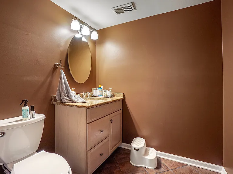 751 Tanglewood Ln — Photo 17