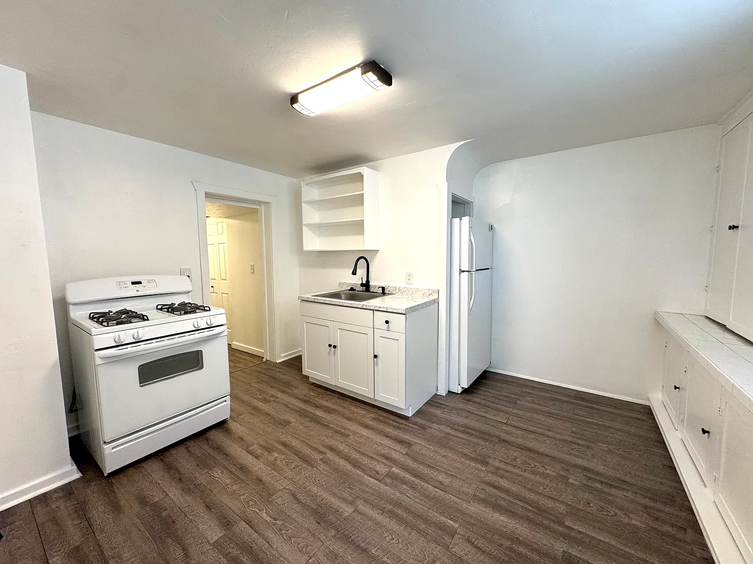 2025 S Douglas St — Photo 2