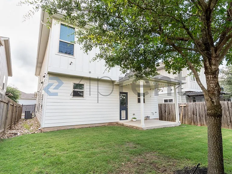 1404 Jenkins Bnd — Photo 19