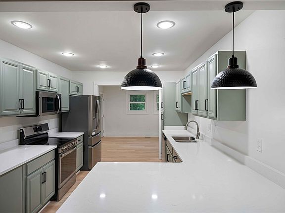 2nd image of 602 Woodside Ave