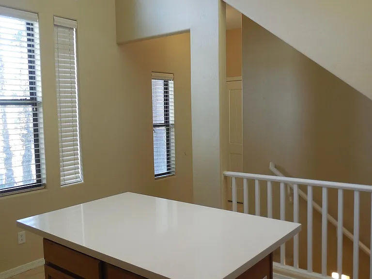 746 S Beck Ave — Photo 3