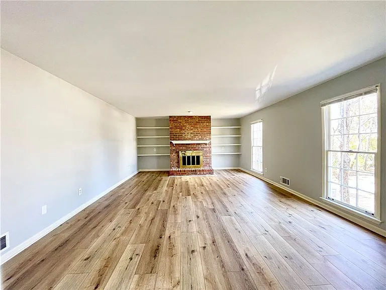 1721 Emerson Ct — Photo 10