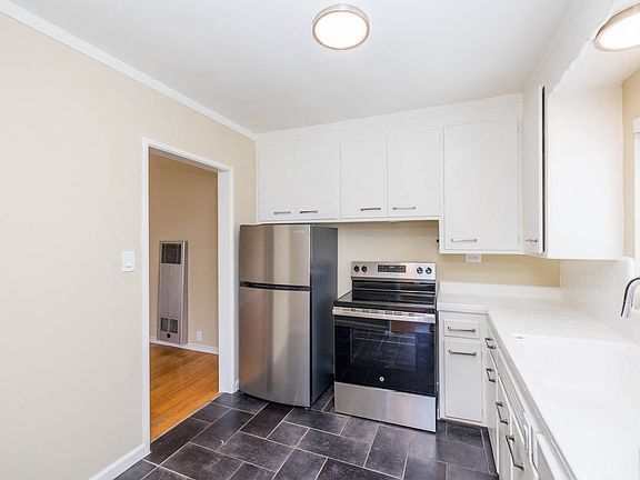 4th image of 230 Orange St #1