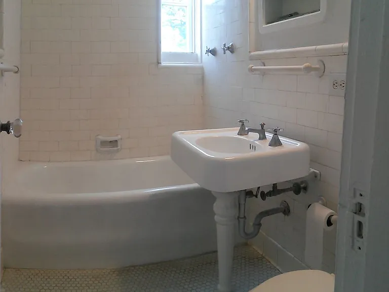 The Massee Apartments — Photo 13