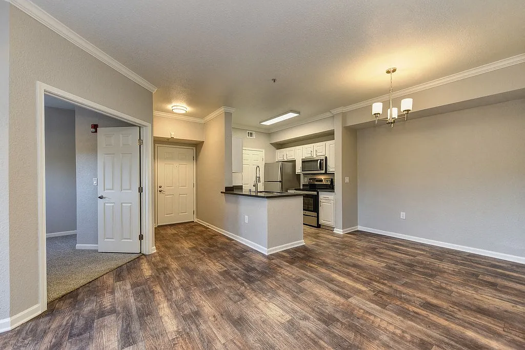 River Oaks Apartment Homes — Photo 4