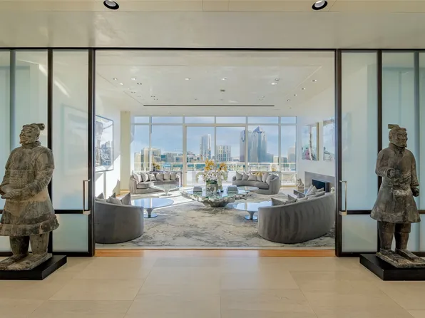 2430 Victory Park Ln APT 3001, Dallas, TX 75219