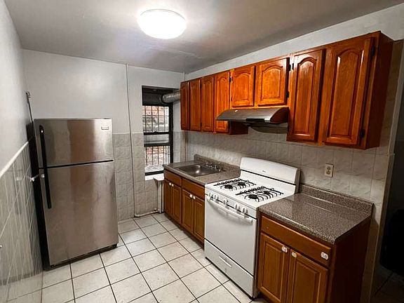 4th image of 549 51st St #Bst