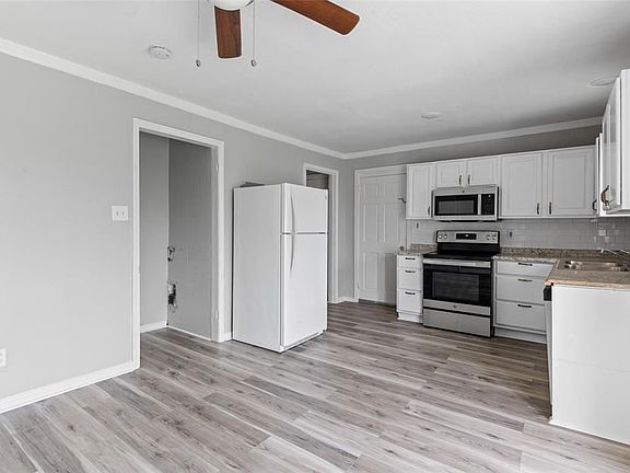 5th image of 3609 Avenue S 1/2 APT 4