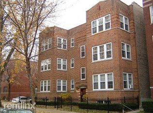1940 W Argyle St, Chicago, IL 60640