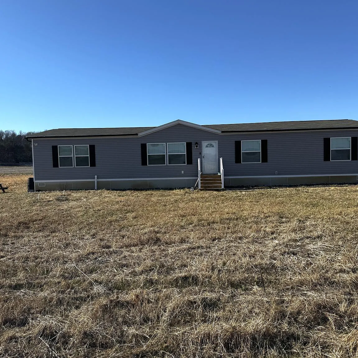 3 bed, $2,300 — Photo 1